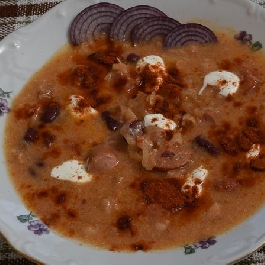 Káposztás bableves