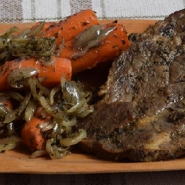 Sült tarja kakukkfüves sárgarépával