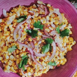 Lilahagymás, lime-os kukoricasaláta