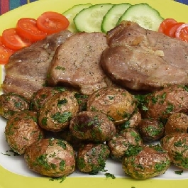 Serpenyőben sült tarja és petrezselymes újburgonya