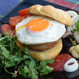 Hamburger tojással