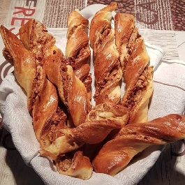 Almás-diós csavart