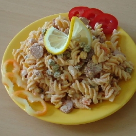 Virslis tésztasaláta