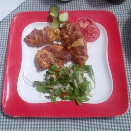 Baconbe göngyölt csirkemell