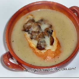 Sült fokhagymaleves