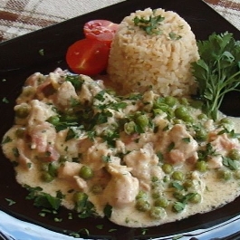 Baconos-zöldborsós csirkeragu