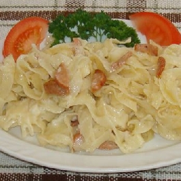 Virslis-sajtos tészta