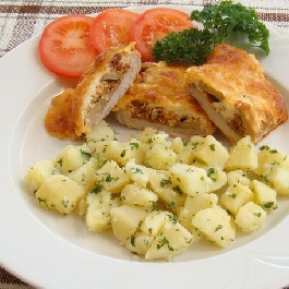 Kolbászos-gombás csirkemell sajttal borítva