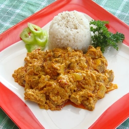 Tojásoslecsós ragu, párolt rizzsel